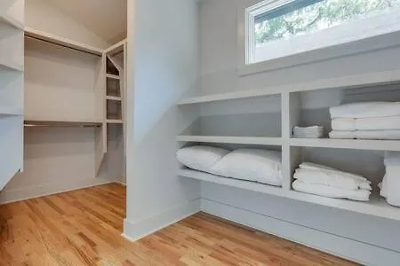 Spacious Luxury Twin Homes, Walk To Everything! Nashville Holiday home